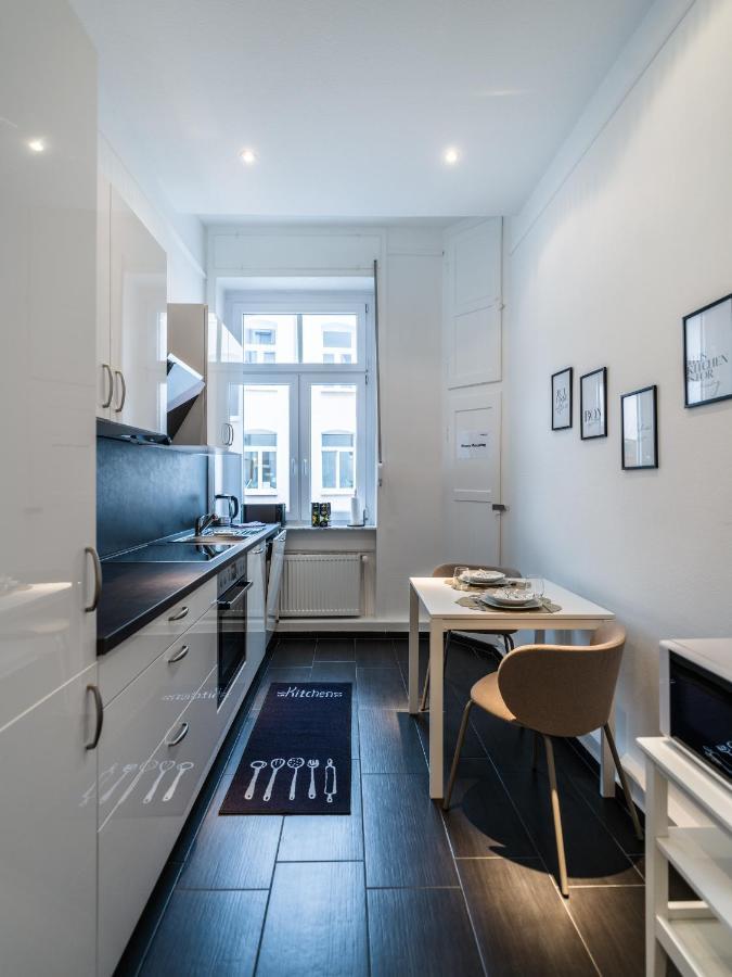 Hochwertige Altbauwohnung Im Modernen Stil In Wiesbaden - Kueche - Terrasse - Wlan - Zentral エクステリア 写真